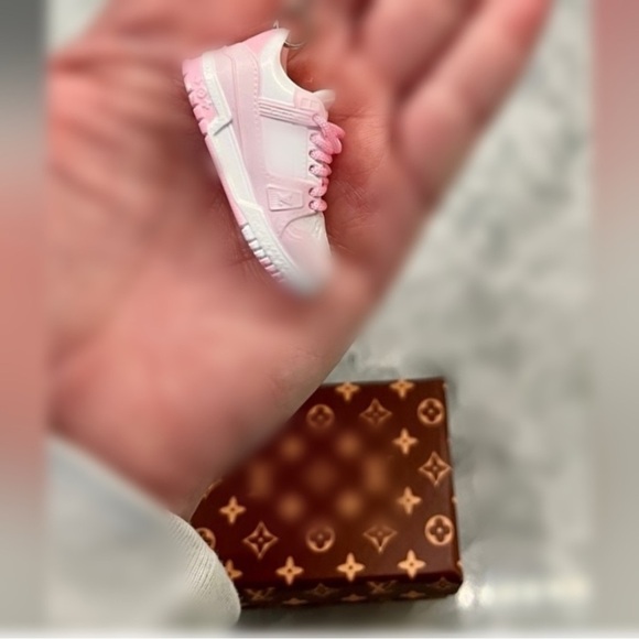 Mini 3D Sneaker Keychains! - Picture 3 of 6